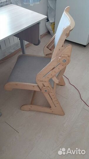 Стол и стулья