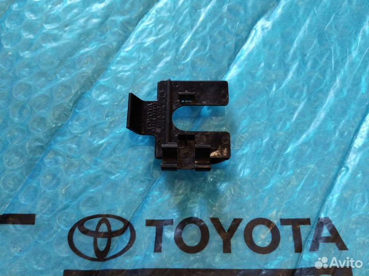 Крепление парктроника Камри 40 2006-2008