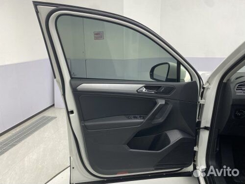 Volkswagen Tiguan 1.4 AMT, 2021, 45 000 км