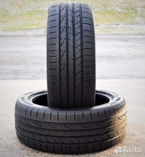 Fortune FSR702 215/55 R17 94W