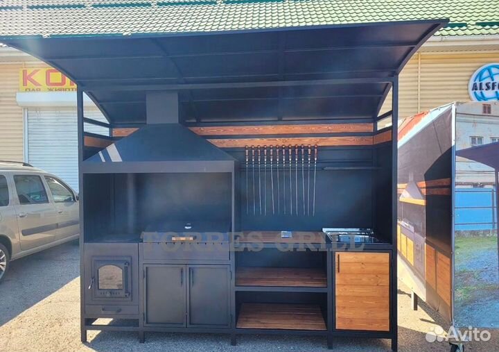 Мангал с крышей