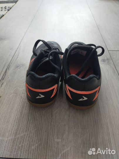 Футбольные бутсы р.32 demix