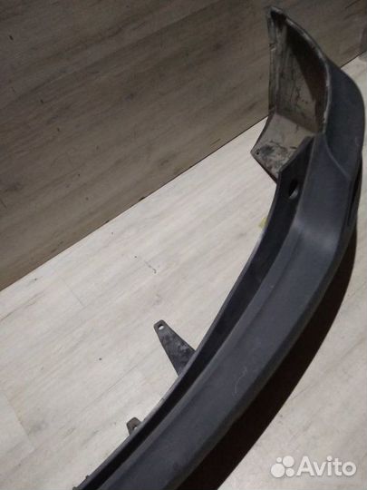 Бампер задний Toyota