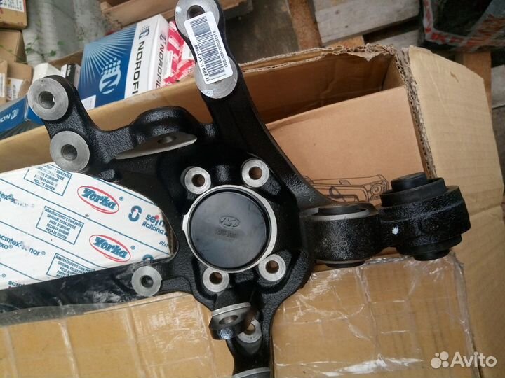 Цапфа задняя левая