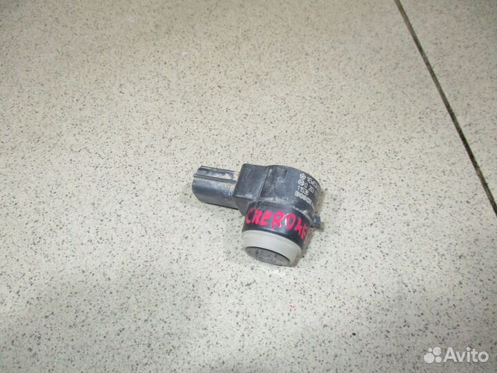 Датчик парковки Jeep Grand Cherokee 4 (WK2)