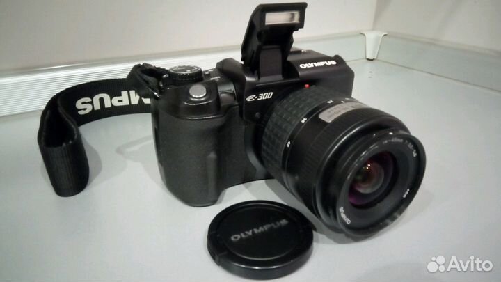 Olympus E-300 Kit Фотоаппарат