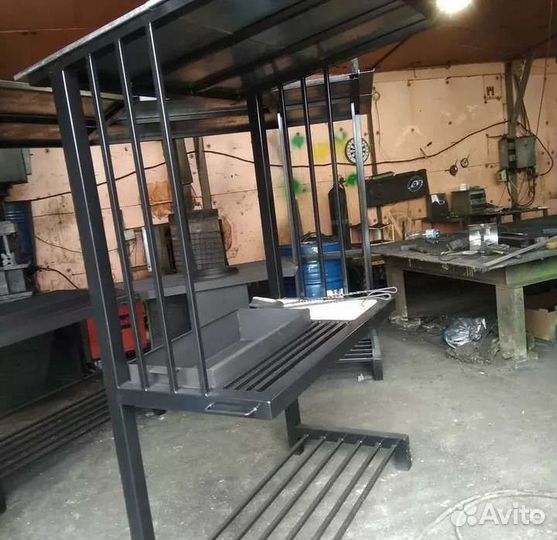 Мангал с крышей