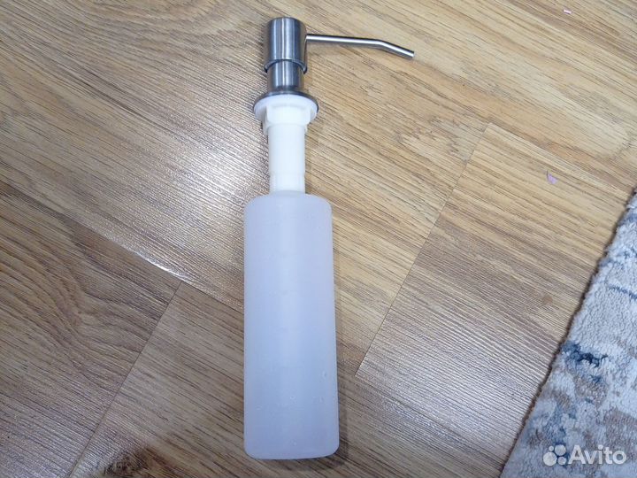 Дозатор для жидкого мыла