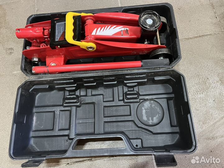 Домкрат гидравлический подкатной 2 тн