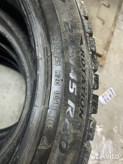 Pirelli Ice Zero 245/45 R20