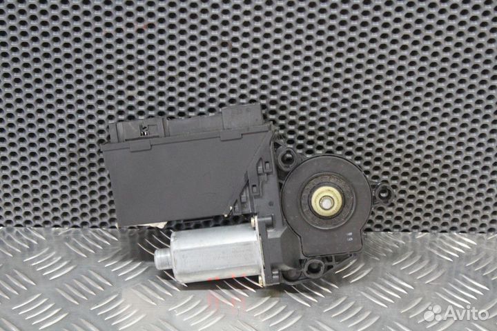 Моторчик стеклоподъемника Porsche Cayenne 957 955