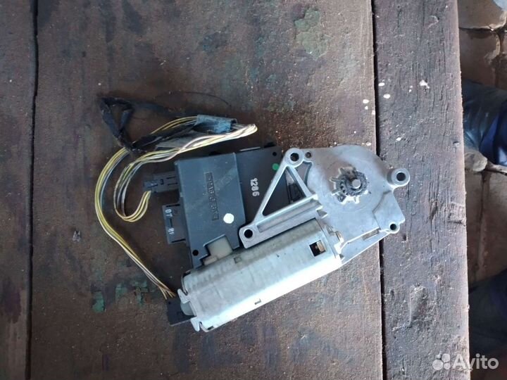 Моторчик люка