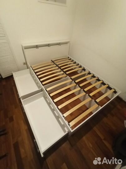 Кровать с матрасом