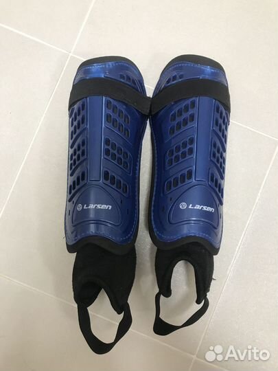 Футбольные щитки