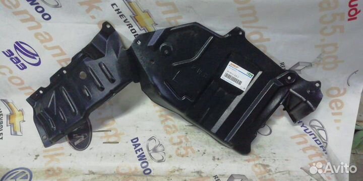 Пыльник двс боковой новый Nissan