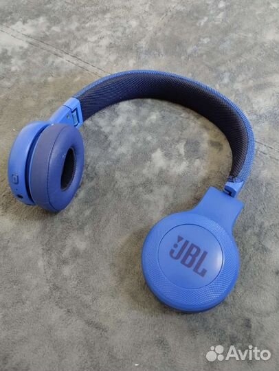JBL E45BT