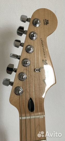 Fender Player Stratocaster HSS MN 3TS + кейс