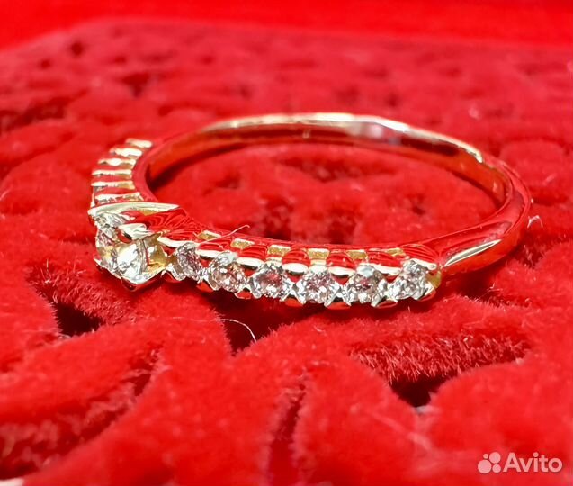 Золотое кольцо с бриллиантами