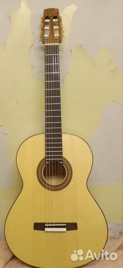 Классическая гитара новая
