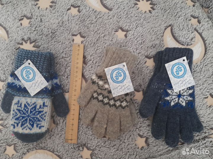 Новые шерстяные перчатки и варежки