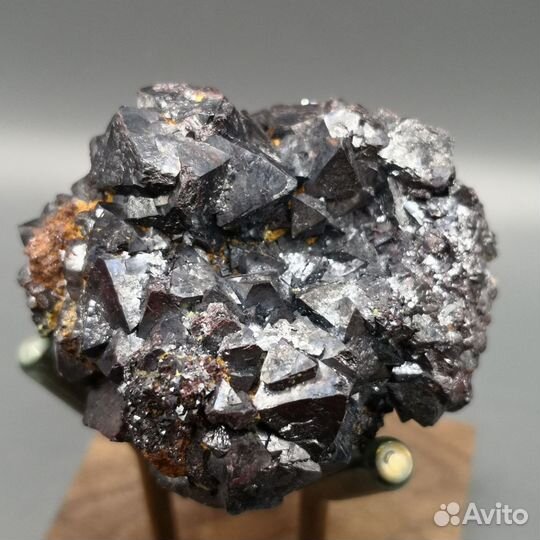 Куприт для коллекции минералов. Рубцовское м-е