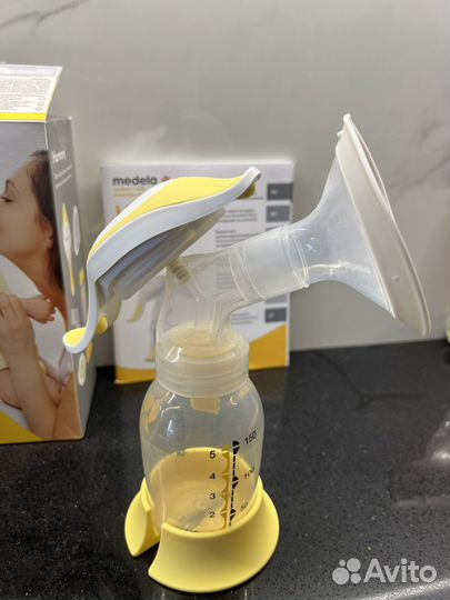 Молокоотсос ручной Medela Harmony