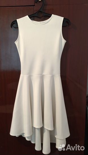 Платье белое размер 42-44, ткань стрейч