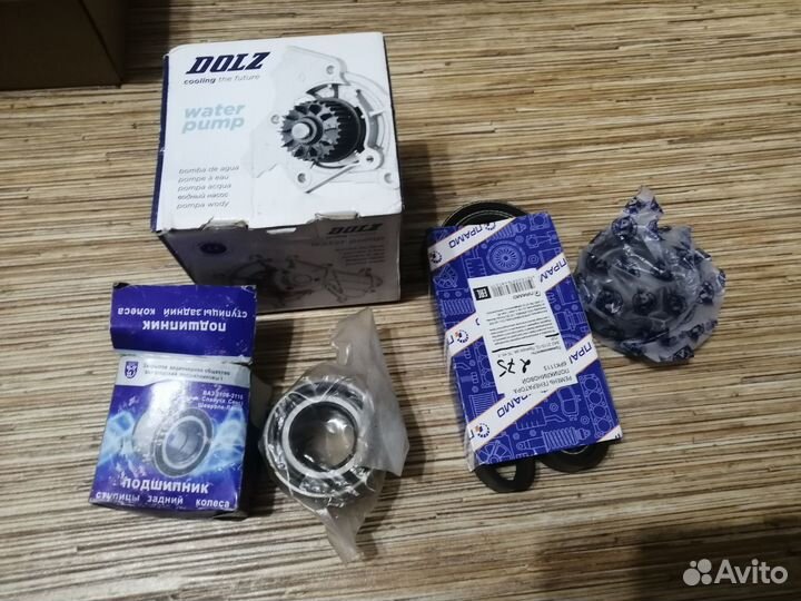 Помпа Dolz на приору 16v