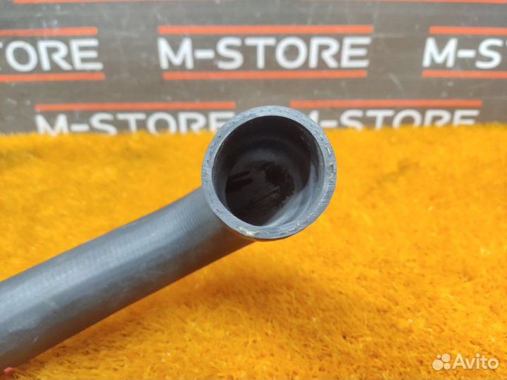 Патрубок радиатора нижний Mercedes-Benz C-Class