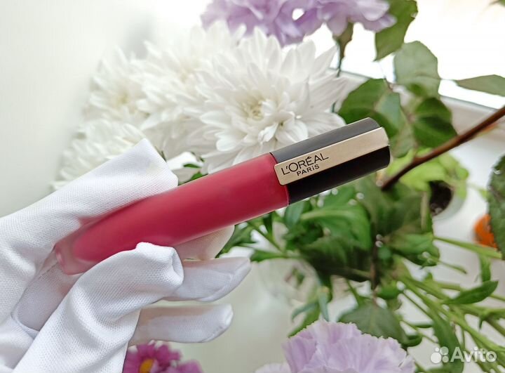 Помада L'Oreal Paris Rouge Signature новая