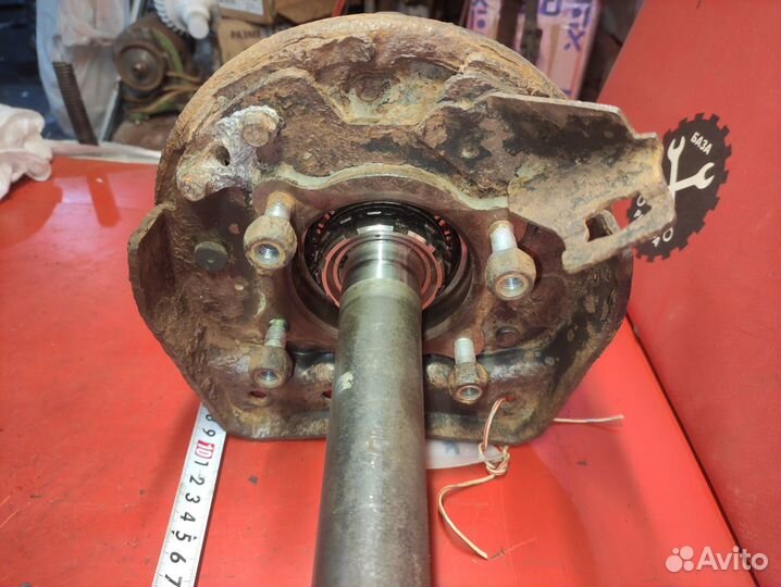 Привод задний правый Nissan Terrano 1 1985-1995