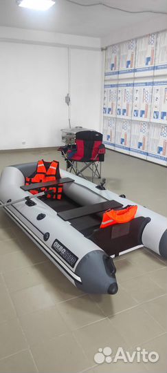 Лодка с моторм Аква 320 скк