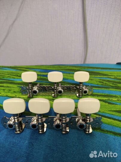 Колки для гитары разные