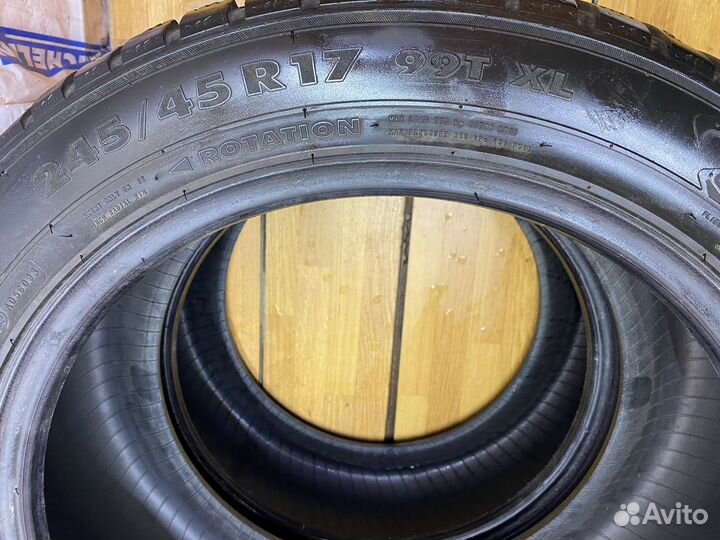 Nokian Tyres Hakkapeliitta 7 245/45 R17 99T