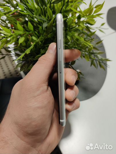 iPhone se 2020 64gb