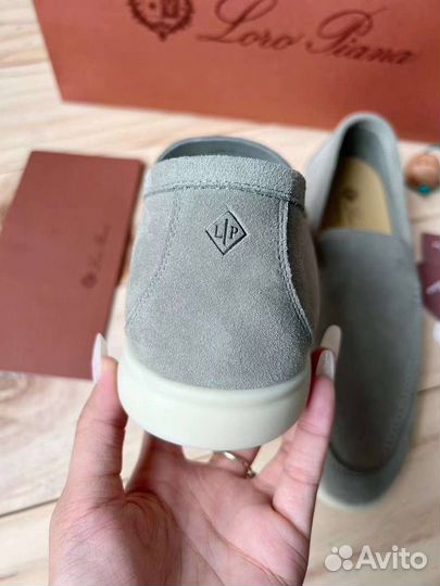 Мужские лоферы Loro Piana замшевые серые