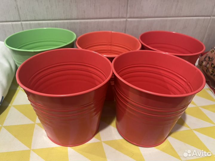 Разные кашпо и горшки