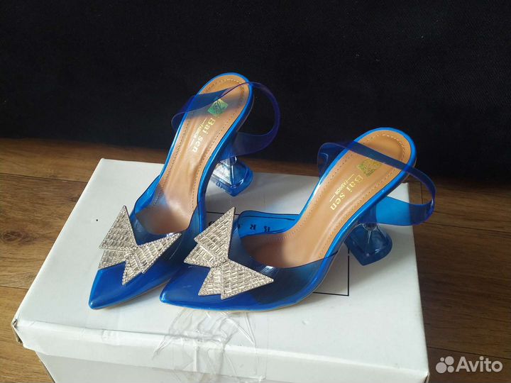 Босоножки женские