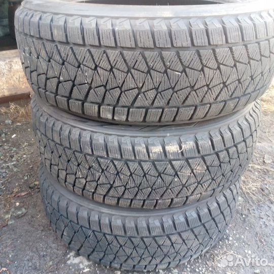 Bridgestone Blizzak DM-V2 225/55 R19