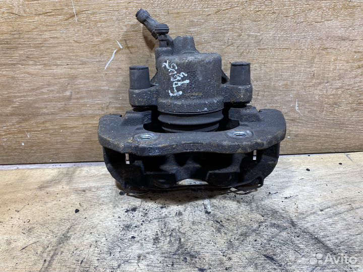 Суппорт передний левый Ford Focus 2 S80