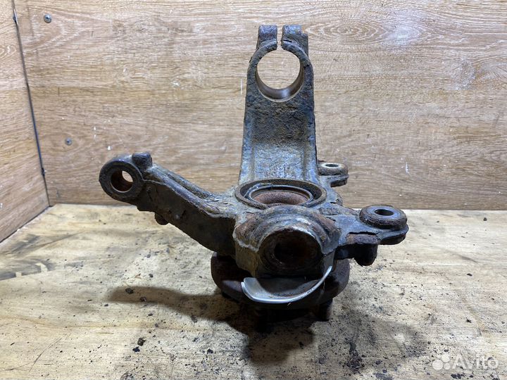 Поворотный кулак передний левый Ford Mondeo 4 X101