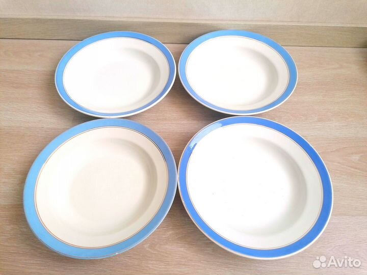 Набор тарелок