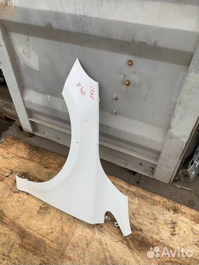 Крыло переднее левое Вольво V40 2012-2018