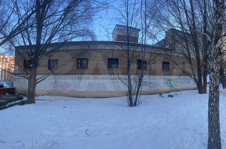 Здание, 244 м²