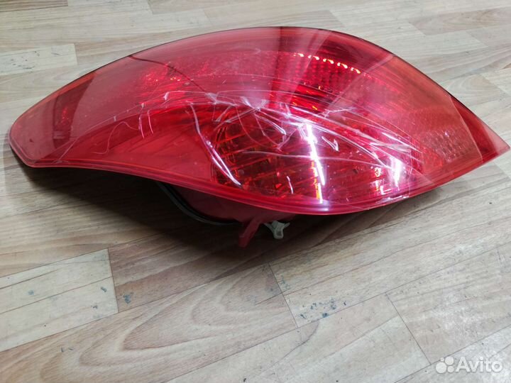Задний фонарь peugeot 308