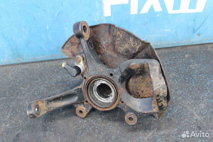 Кулак поворотный Mitsubishi Pajero (Митсубиси Падж