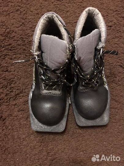 Продам детские ботинки лыжные