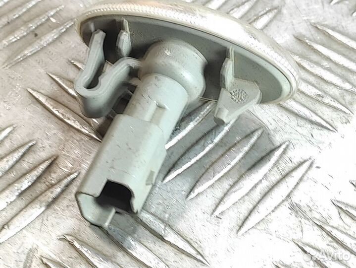 Повторитель в крыло правый Citroen Xsara-picasso 1