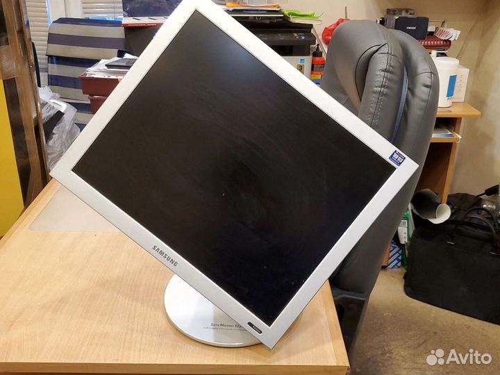 Монитор Samsung SyncMaster 173p plus