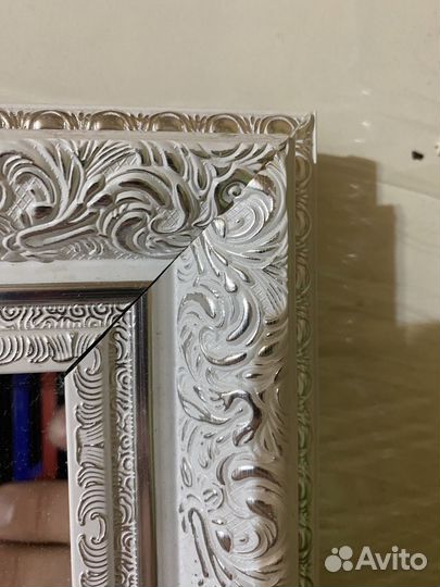 Зеркало в рамке
